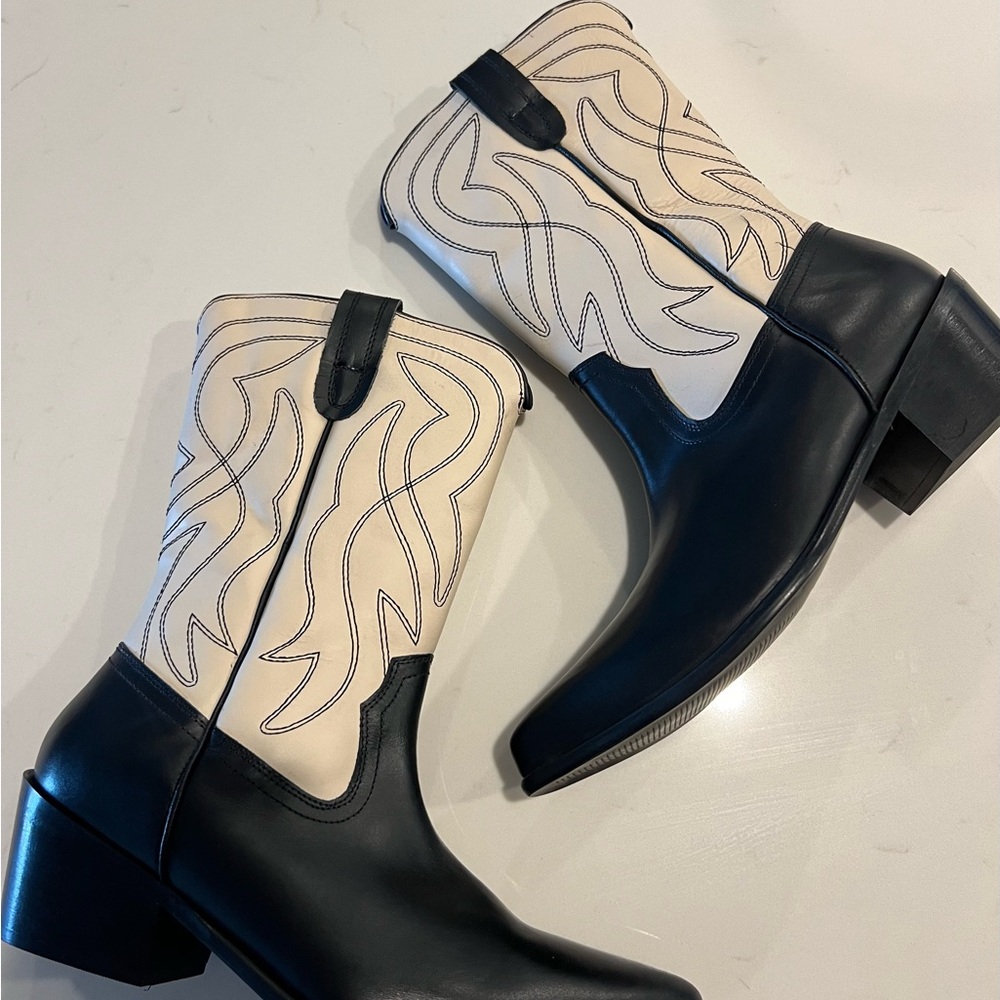 UO Leena Two-Tone Cowboy Boot size 9 - Picture 2 of 4